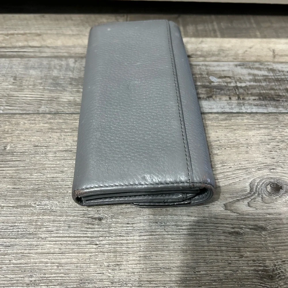 Michael Kors Jet Set Slim Flap Wallet in gray pebbled leather